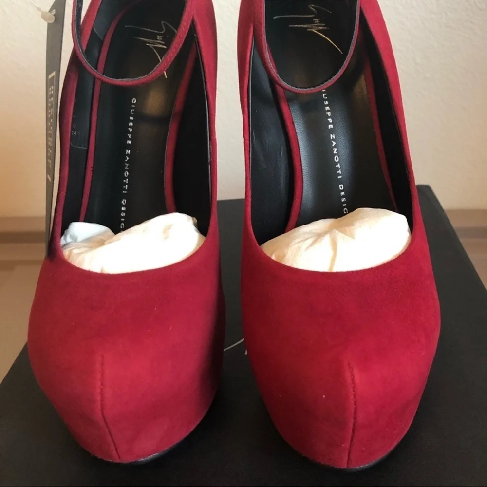 Giuseppe Zanotti Sculpted Wedges NIB 39.5